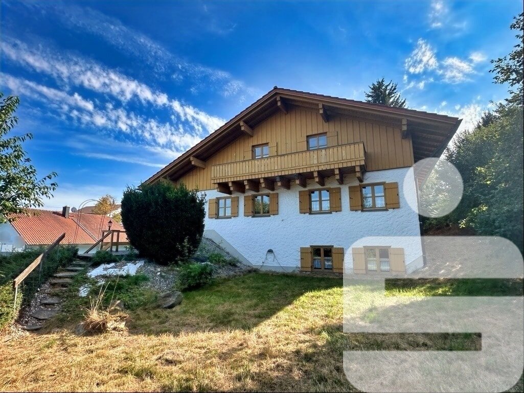 Mehrfamilienhaus zum Kauf 299.000 € 7 Zimmer 190 m²<br/>Wohnfläche 1.517 m²<br/>Grundstück 01.12.2024<br/>Verfügbarkeit Oberpolling Fürstenstein 94538