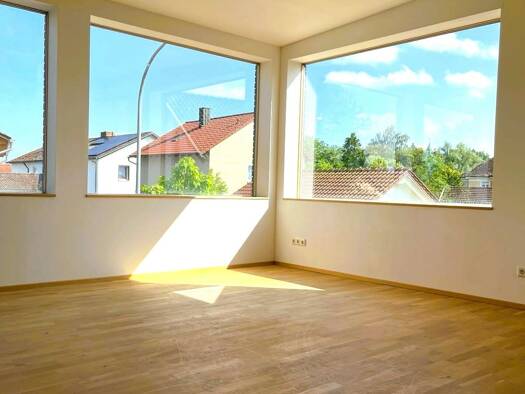 Haus zum Kauf 8 Zimmer 222 m² 2.002 m² Grundstück Schambach Straßkirchen 94342