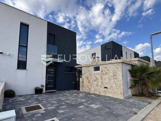 Haus zum Kauf 410.000 € 3 Zimmer 95 m² Mandre Kolan