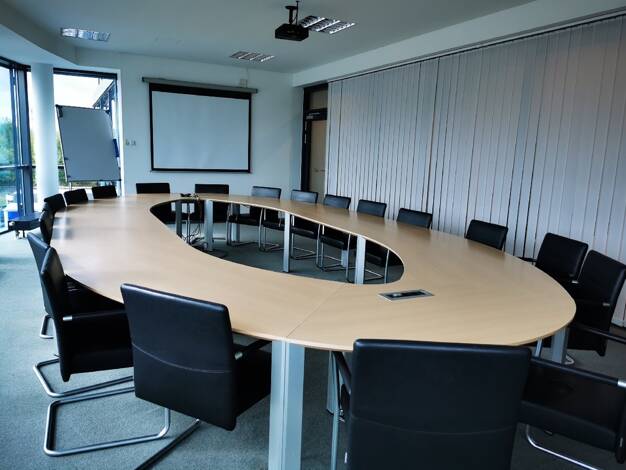 Bürogebäude zur Miete provisionsfrei 21 Zimmer 709 m² Bürofläche Hahn-Airport 55483