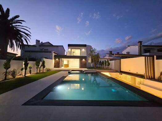 Haus zum Kauf 1.199.000 € 170 m² 489 m² Grundstück Empuriabrava 17487