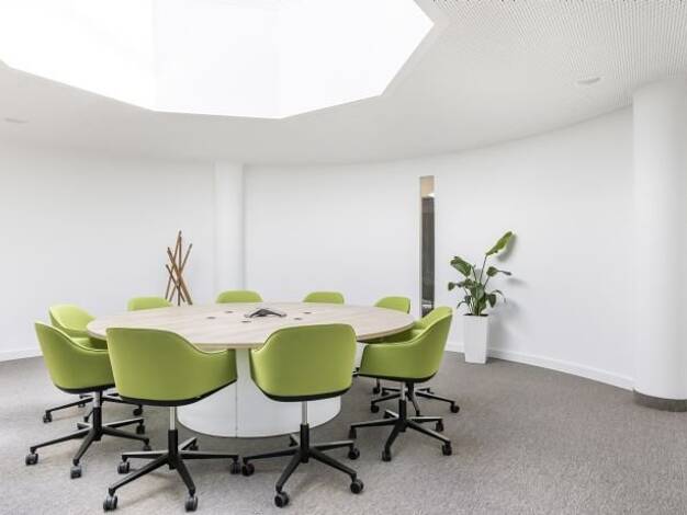 Büro zur Miete 989 € 60 m² Bürofläche teilbar von 20 m² bis 60 m² Carl Zeiss Ring 15a Ismaning 85737