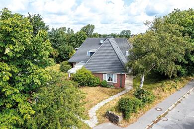 Einfamilienhaus zum Kauf 470.000 € 6 Zimmer 250 m² 1.486 m² Grundstück frei ab sofort Strandweg 13 Halebüll Husum 25813