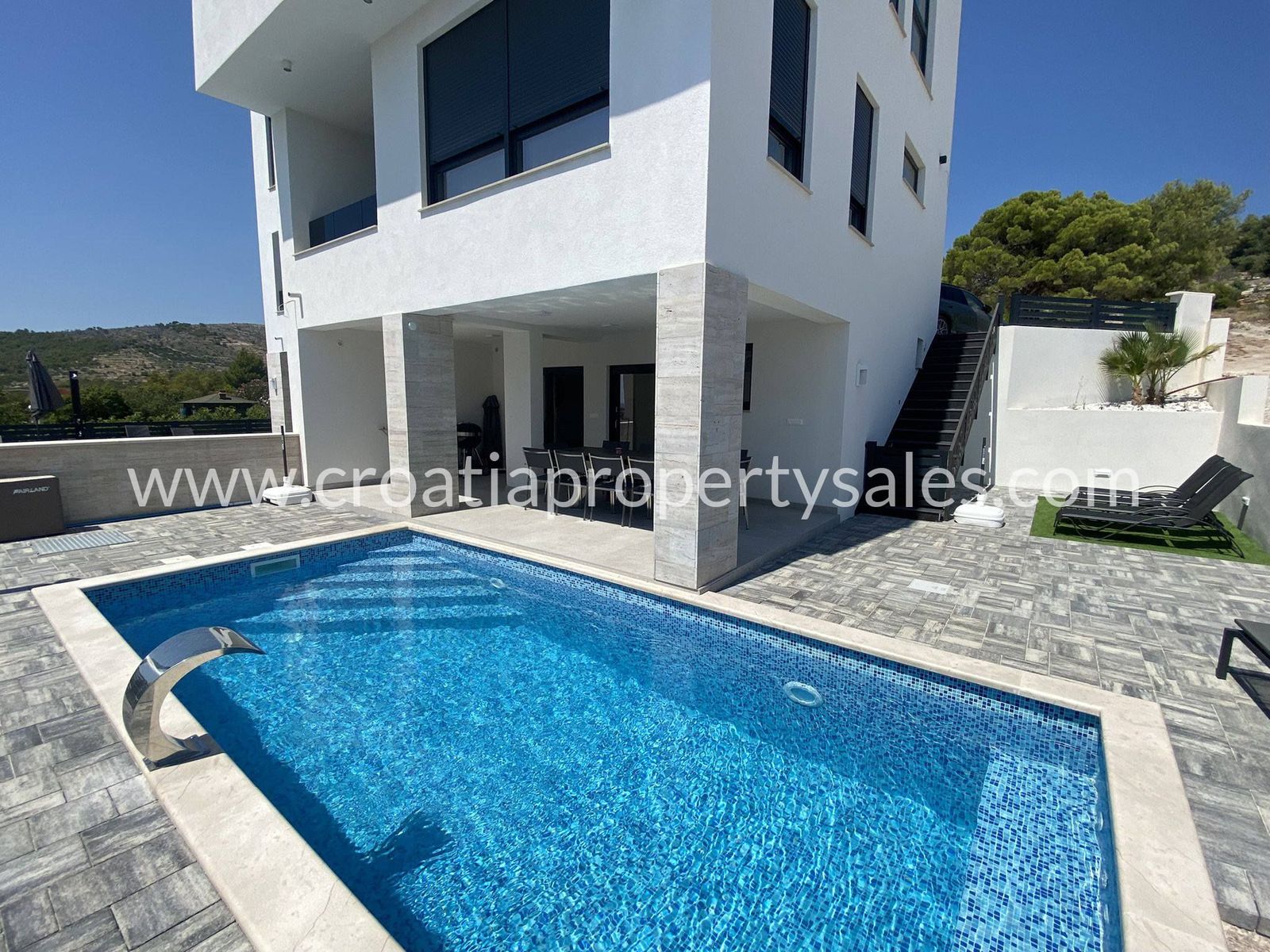 Haus zum Kauf 560.000 € 3 Zimmer 187 m²<br/>Wohnfläche Sibenik