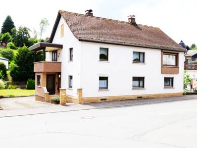Mehrfamilienhaus zum Kauf provisionsfrei 249.500 € 10 Zimmer 223 m² 561 m² Grundstück frei ab 01.08.2025 Stockhausen Leun 35638
