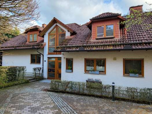 Wohnung zum Kauf provisionsfrei 259.000 € 2 Zimmer 80 m² 1. Geschoss Bad Wilhelmshöhe Bad Wilhelmshöhe 34131