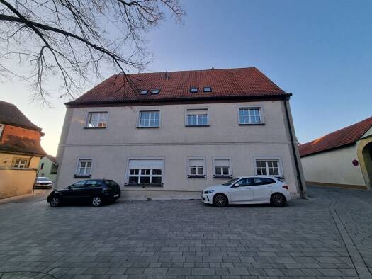 Wohnung zur Miete 950 € 4,5 Zimmer 110 m² Geschoss EG/2 frei ab sofort Astheim Volkach 97332
