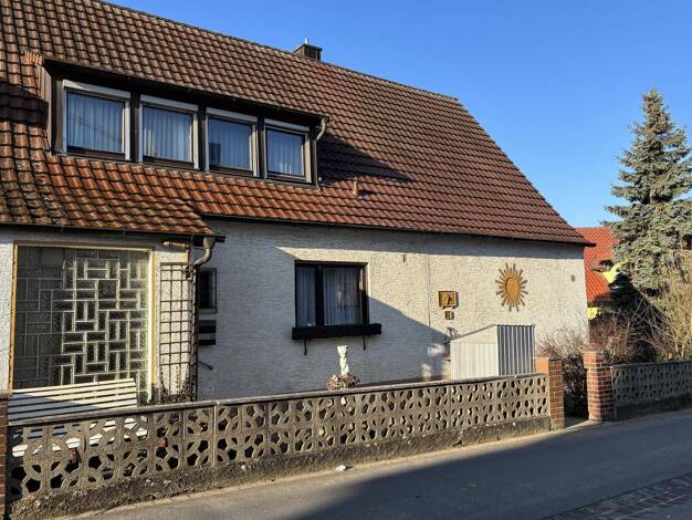 Einfamilienhaus zum Kauf 239.000 € 7 Zimmer 141 m² 322 m² Grundstück frei ab sofort Forst Schonungen 97453
