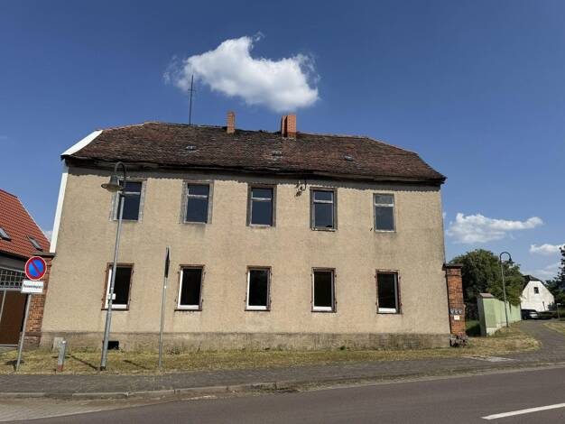 Einfamilienhaus zum Kauf provisionsfrei 27.500 € 10 Zimmer 320 m² 672 m² Grundstück Ernst-Thälmann-Straße 13 Kösseln Wettin-Löbejün 06193