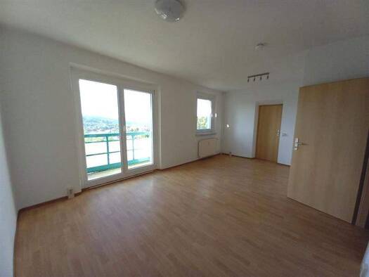 Wohnung zur Miete 407 € 3 Zimmer 74 m² EG frei ab sofort Allendestraße 23 Schmalkalden 98574