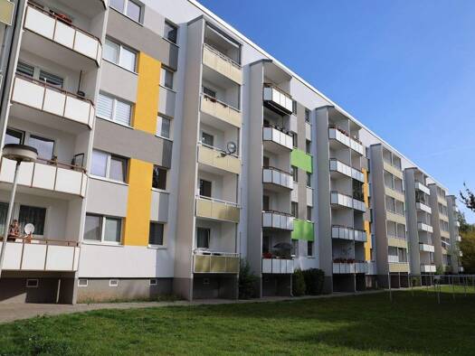 Wohnung zur Miete 242 € 3 Zimmer 60,6 m² frei ab sofort Albert-Schweitzer-Straße 21 Döbeln 04720