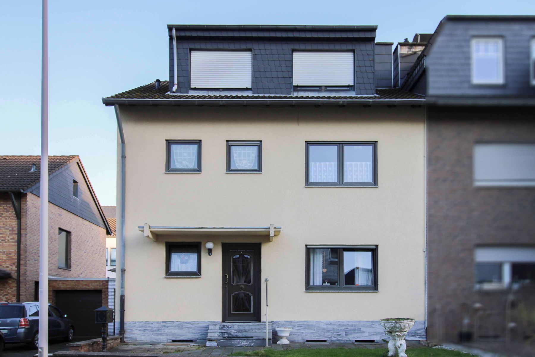 Mehrfamilienhaus zum Kauf als Kapitalanlage geeignet 335.000 € 6 Zimmer 153 m²<br/>Wohnfläche 324,1 m²<br/>Grundstück Hoengen Alsdorf 52477