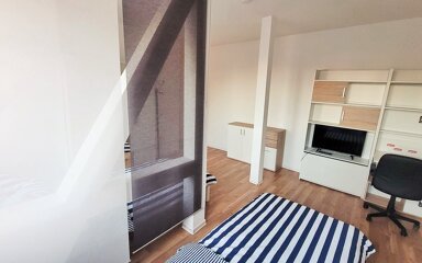 WG-Zimmer zur Miete Wohnen auf Zeit 680 € 20 m² frei ab 31.10.2025 Landhausstr. 0 Ostheim Stuttgart Ost 70188