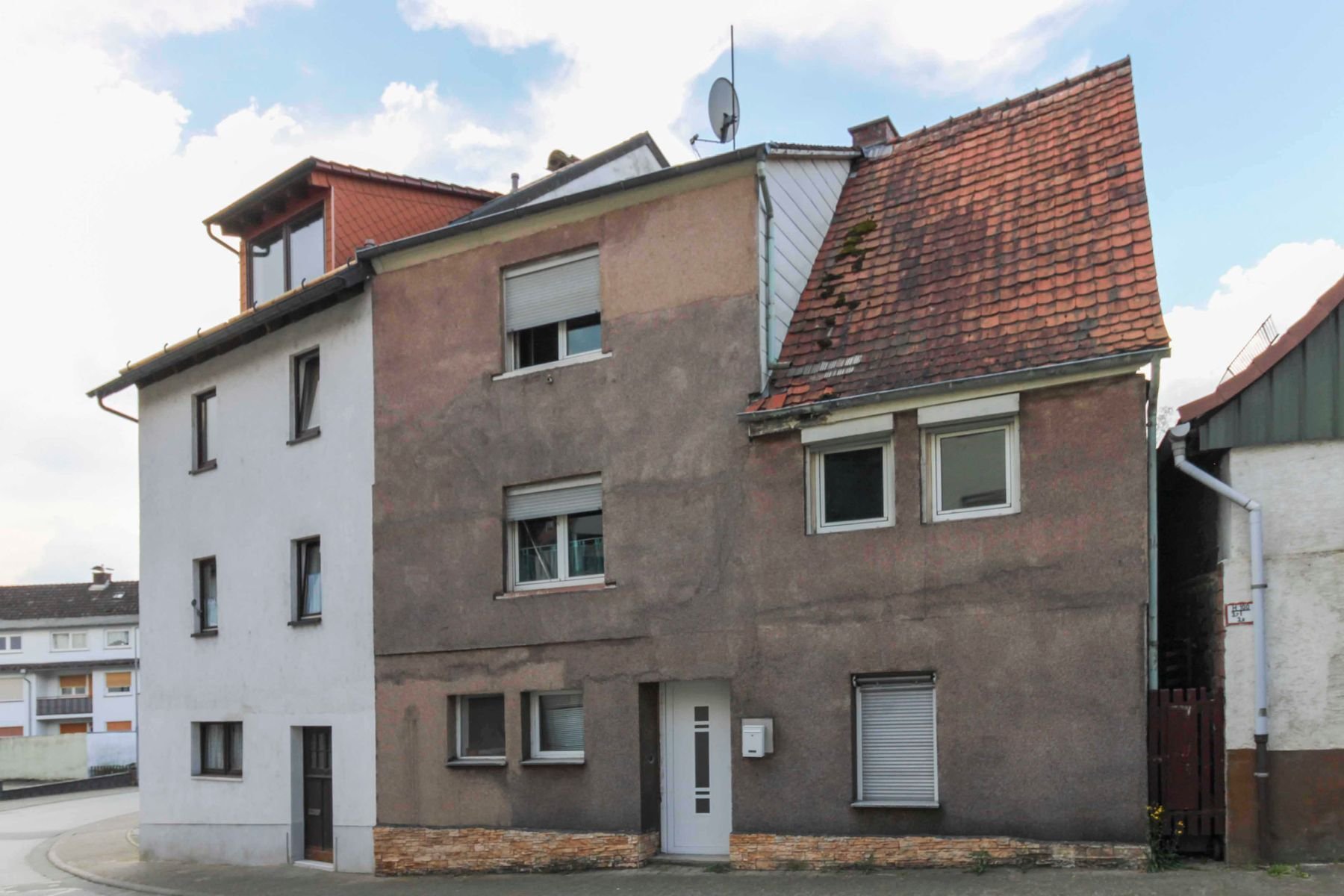 Immobilie zum Kauf als Kapitalanlage geeignet 125.000 € 5 Zimmer 110 m²<br/>Fläche 150 m²<br/>Grundstück Nieder-Liebersbach Birkenau 69488