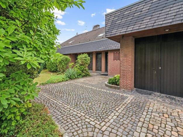 Haus zum Kauf 499.000 € 8 Zimmer 211,2 m² 2.120 m² Grundstück Aldenhoven 52457