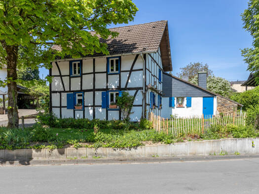 Einfamilienhaus zum Kauf 355.000 € 4 Zimmer 97 m² 795 m² Grundstück Niederwennerscheid Neunkirchen-Seelscheid 53819