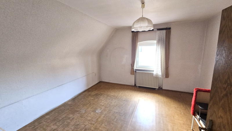 Einfamilienhaus zum Kauf 325.000 € 8 Zimmer 160 m²<br/>Wohnfläche 340 m²<br/>Grundstück Niederkirchen bei Deidesheim 67150