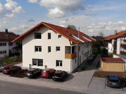 Terrassenwohnung zur Miete 731 € 2 Zimmer 45,7 m² frei ab sofort Bahnhofstraße 13 Großkarolinenfeld Großkarolinenfeld 83109