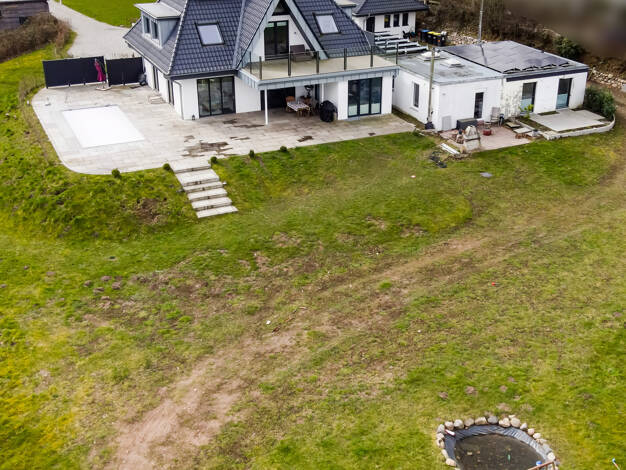 Haus zum Kauf 1.980.000 € 8 Zimmer 320 m² 7.500 m² Grundstück Molfsee Molfsee 24113