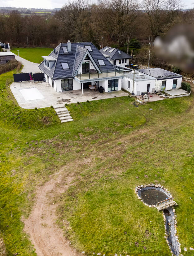 Haus zum Kauf 1.980.000 € 8 Zimmer 320 m² 7.500 m² Grundstück Molfsee Molfsee 24113