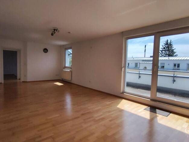 Wohnung zum Kauf 325.000 € 3 Zimmer 98 m² 3. Geschoss frei ab sofort Schwaig Schwaig bei Nürnberg 90571