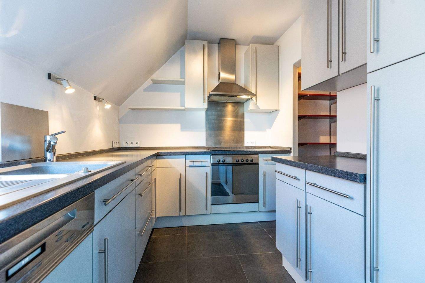 Immobilie in Dienheim - Ruhige Lage und modernes Design: Entdecken Sie Ihre neue Maisonette! - Bild 3