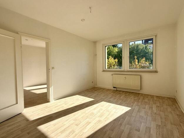 Wohnung zur Miete 243 € 2 Zimmer 46,7 m² 1. Geschoss Max-Planck-Straße 86 Haselbrunn Plauen 08525