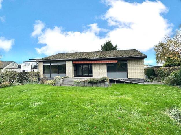 Bungalow zum Kauf 689.000 € 4 Zimmer 156,3 m² 837 m² Grundstück Rosellen Neuss 41470