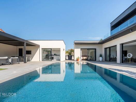 Einfamilienhaus zum Kauf 995.000 € 7 Zimmer 241,6 m² Parc Nord Mâcon 71870