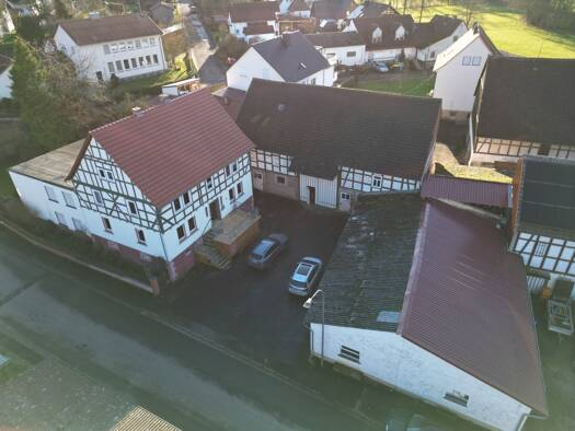 Mehrfamilienhaus zum Kauf 159.000 € 20 Zimmer 350 m² 1.300 m² Grundstück frei ab sofort Bernsburg Antrifttal 36326
