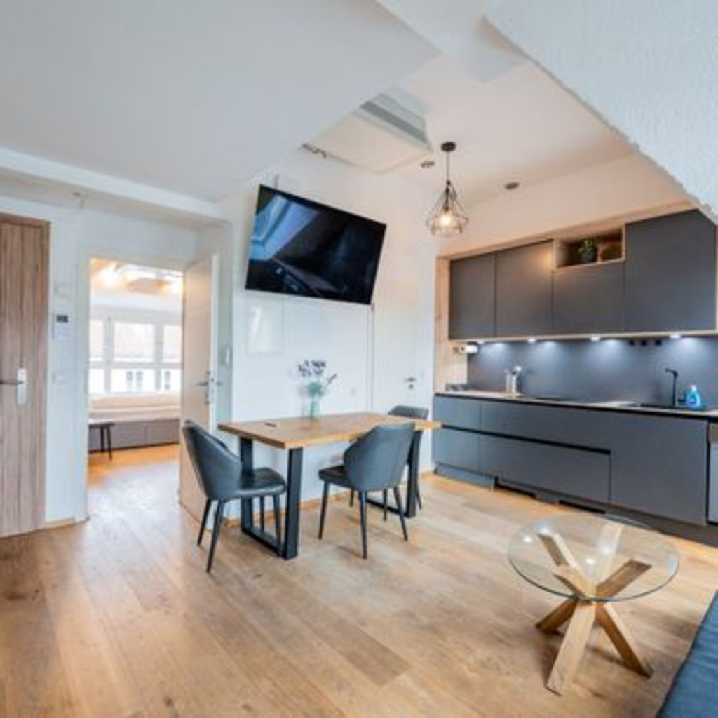 Wohnung zur Miete Wohnen auf Zeit 1.712 € 2 Zimmer 50 m²<br/>Wohnfläche 01.11.2024<br/>Verfügbarkeit Colbestraße Friedrichshain Berlin 10247