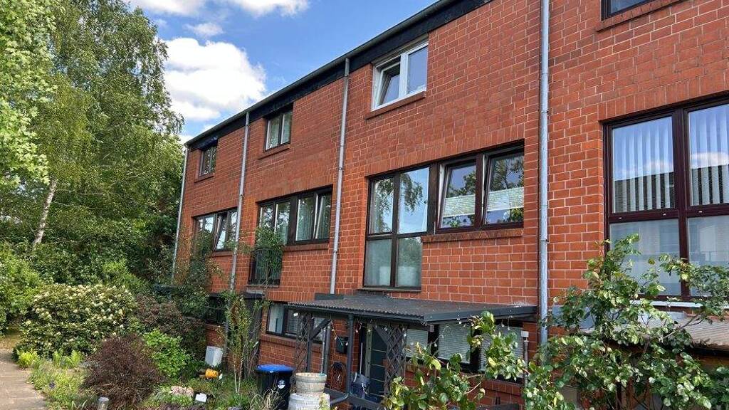 Reihenmittelhaus zum Kauf 299.000 € 6 Zimmer 115 m² 143 m² Grundstück Ochtmissen Lüneburg / Ochtmissen 21339