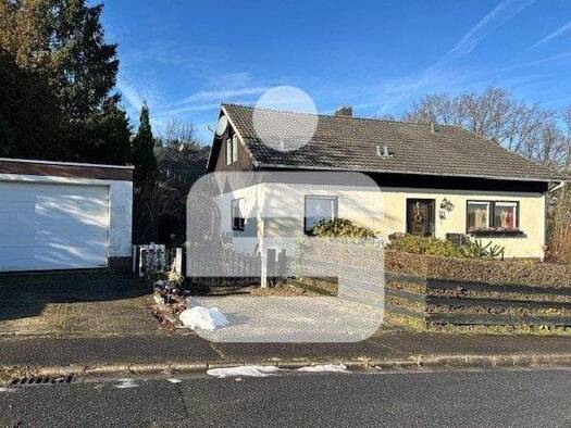 Einfamilienhaus zum Kauf 330.000 € 4 Zimmer 101 m² 966 m² Grundstück Reuth Weisendorf 91085
