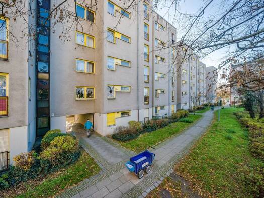 Wohnung zur Miete 356 € 1 Zimmer 33,1 m² 3. Geschoss frei ab sofort Tegernauer Zeile 11 Waidmannslust Reinickendorf 13469