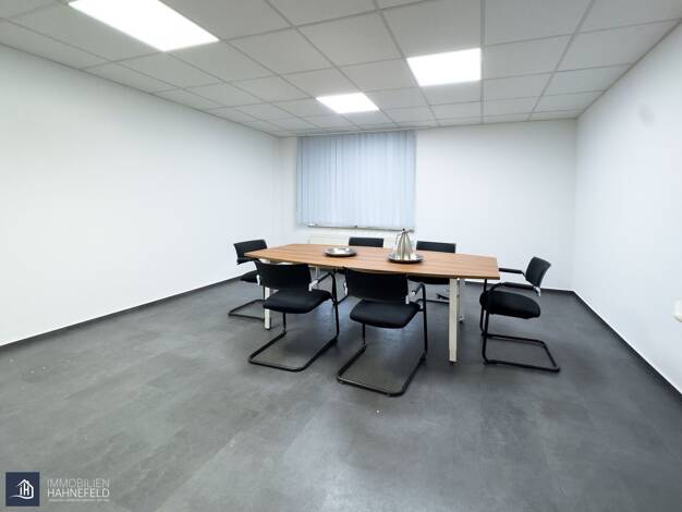 Büro-/Praxisfläche zur Miete 12 € 14 Zimmer 556,9 m² Bürofläche teilbar von 175 m² bis 556,9 m² Limburg 65549