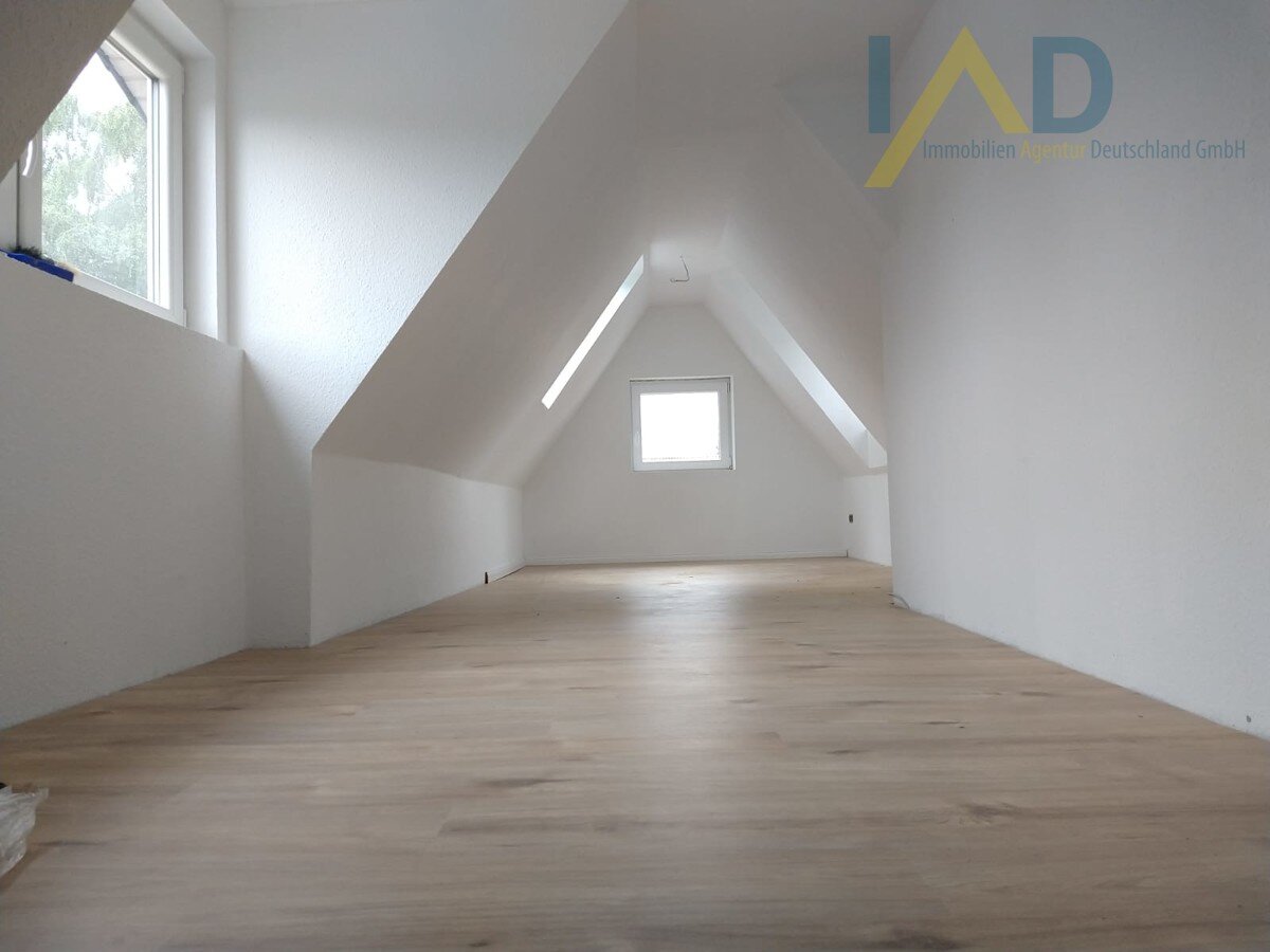 Wohnung zum Kauf 231.000 € 4 Zimmer 110 m²<br/>Wohnfläche 01.03.2025<br/>Verfügbarkeit Brachenfeld Neumünster / Brachenfeld 24536