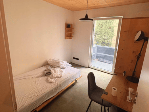 WG-Zimmer zur Miete auf Zeit 625 € 90 m² 3. Geschoss frei ab sofort Stromstraße 36 Moabit Berlin 10551