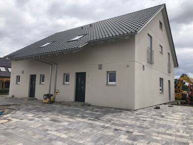 Doppelhaushälfte zur Miete 1.580 € 4 Zimmer 130 m² 480 m² Grundstück frei ab 01.08.2025 Wiesentheid Wiesentheid 97353