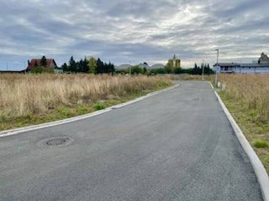 Grundstück zum Kauf provisionsfrei 50.641 € 569 m² Grundstück Baugenehmigung vorhanden Hainstraße 2a Dahlen 04774