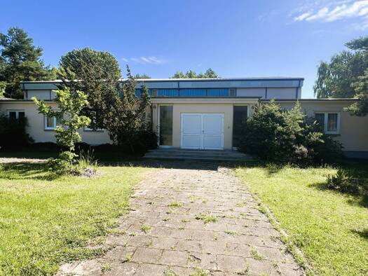 Lagerhalle zum Kauf 94.000 € 695 m² Lagerfläche Ziolkowskiring Demen 19089
