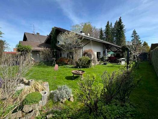 Haus zum Kauf 1.339.000 € 6 Zimmer 215 m² 858 m² Grundstück Aying 85653