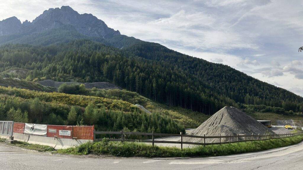 Gewerbegrundstück zur Miete 1,50 € 8.000 m² Grundstück Gewerbepark Mieders 6142