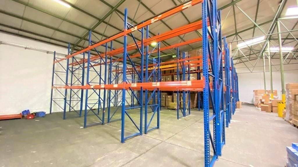 Lagerhalle zur Miete 1.500 m² Lagerfläche teilbar ab 900 m² Holzheim Neuss 41472