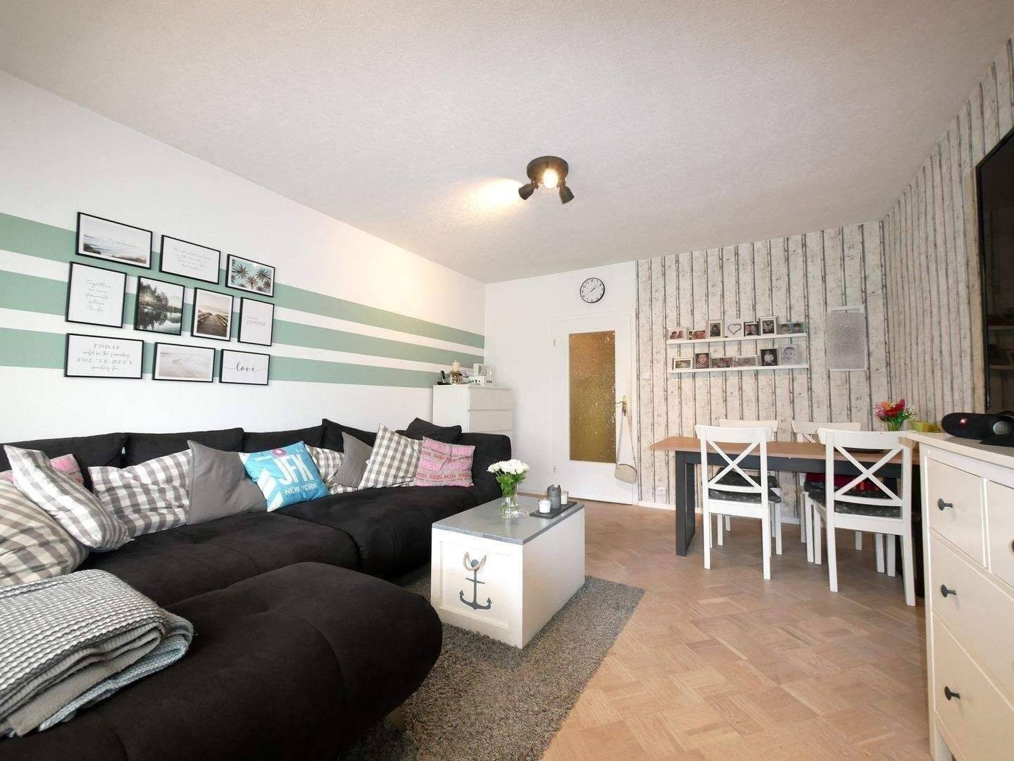 Ruhige Lage in Norderstedt, schönes Reihenhaus mit Vollkeller zu verkaufen