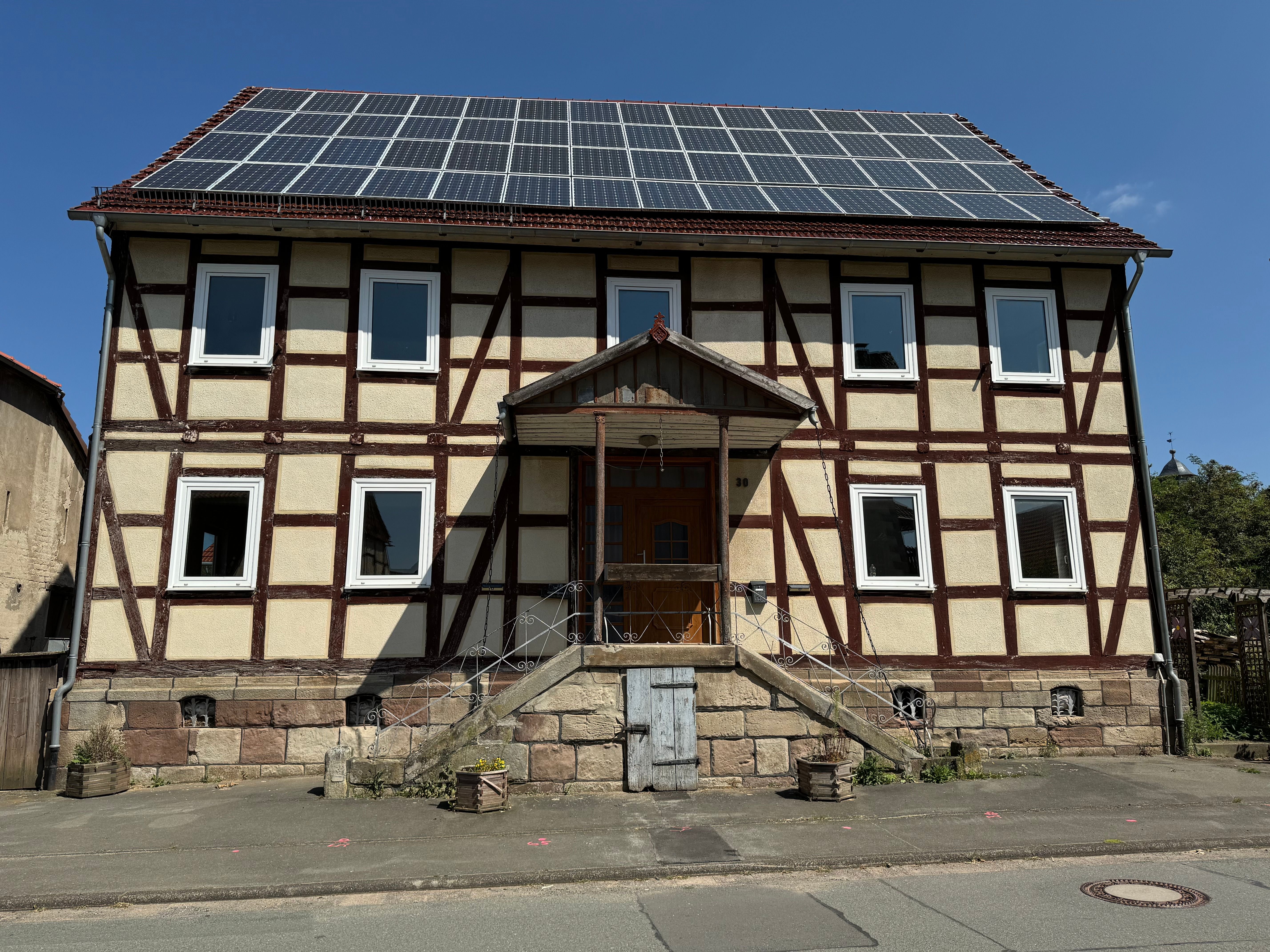 Bauernhaus zum Kauf 375.000 € 250 m²<br/>Wohnfläche 3.307 m²<br/>Grundstück ab sofort<br/>Verfügbarkeit Warburger Straße 30 Obermeiser Calden 34379