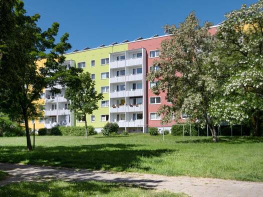 Wohnung zur Miete 250 € 4 Zimmer 71,8 m² EG Ludwig-Herzfeld-Straße 12 Silberhöhe Süd 06132