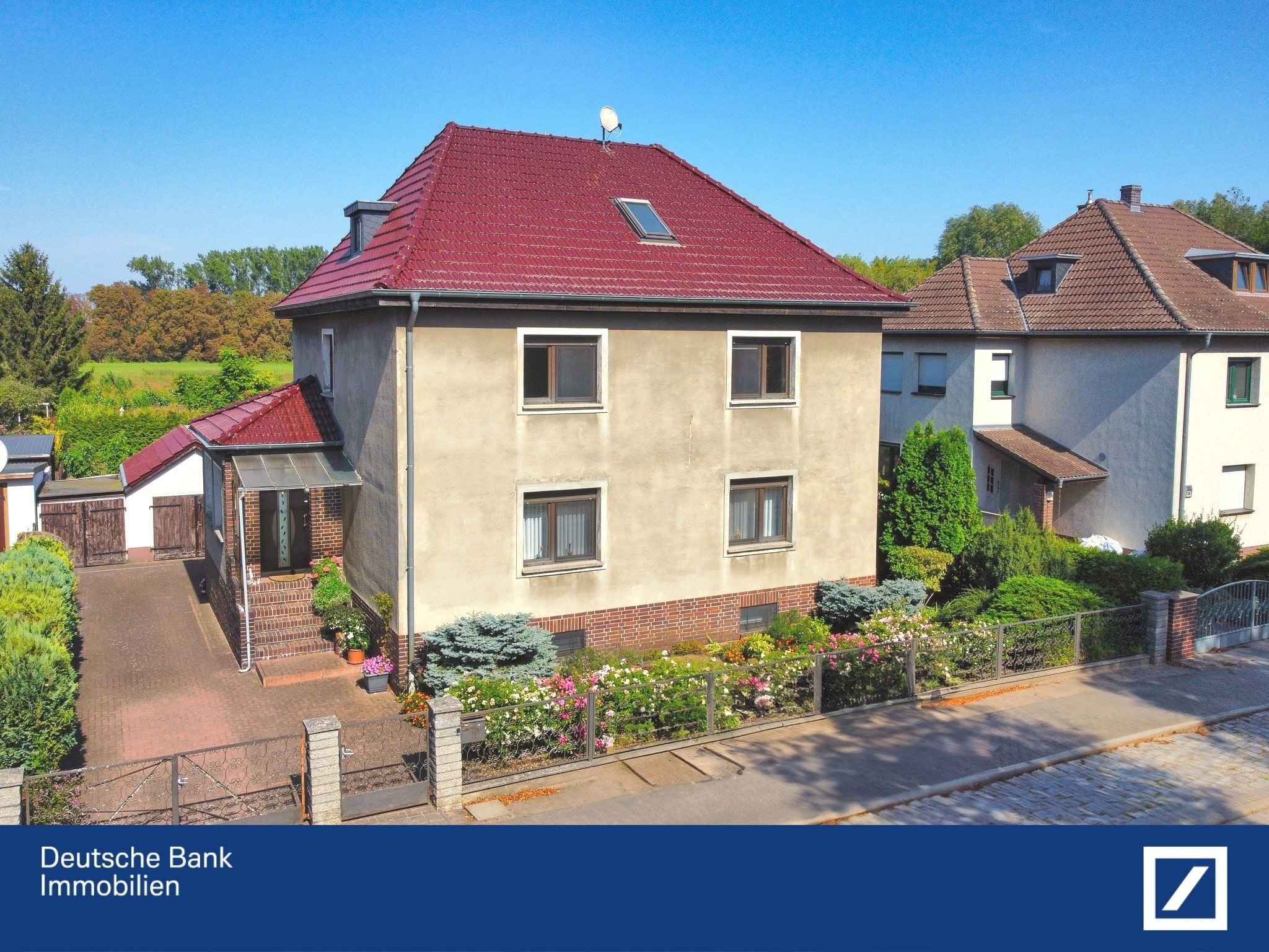 Mehrfamilienhaus zum Kauf 449.000 € 6 Zimmer 165,1 m²<br/>Wohnfläche 1.027 m²<br/>Grundstück 01.11.2024<br/>Verfügbarkeit Nauen Nauen 14641