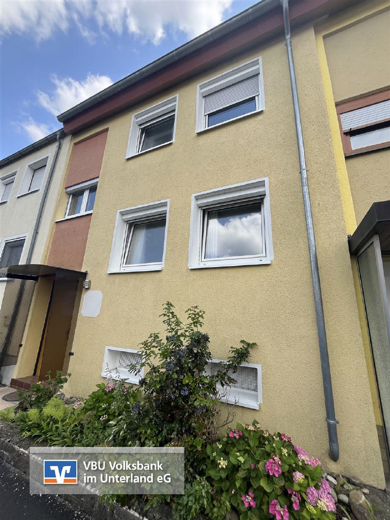 Reihenmittelhaus zum Kauf 299.000 € 4,5 Zimmer 95,2 m²<br/>Wohnfläche 169 m²<br/>Grundstück Schwaigern Schwaigern 74193