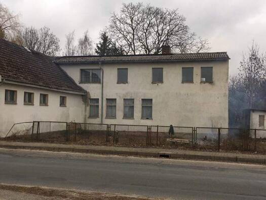 Mehrfamilienhaus zum Kauf 34.900 € 18 Zimmer 431 m² 2.380 m² Grundstück Dorfstraße 11 Gremersdorf Gremersdorf-Buchholz 18461