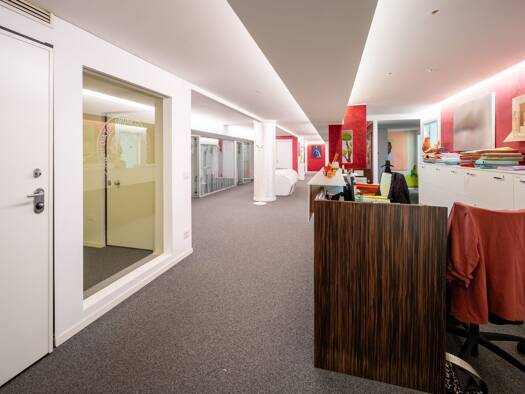 Büro zur Miete 6.500 € 9 Zimmer via Duca D'Aosta 100 Bolzano 39100